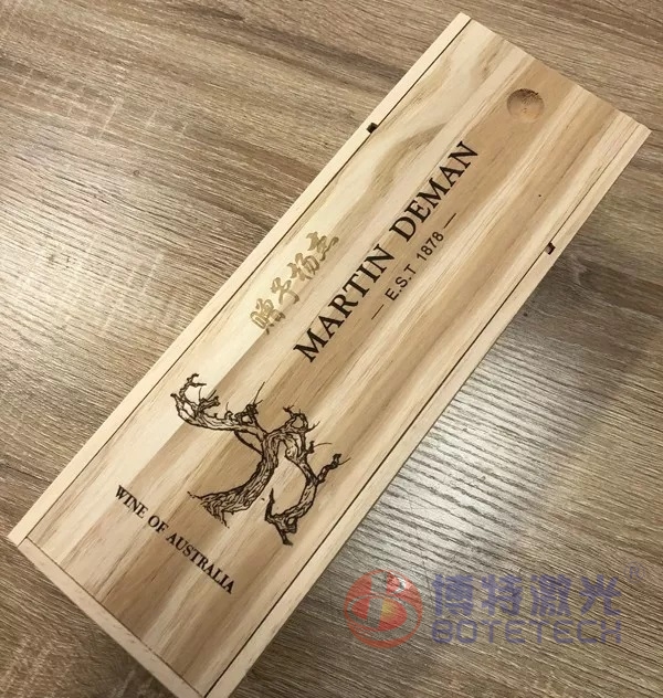 木制紅酒盒激光打標(biāo) 木制紅酒盒激光打標(biāo)